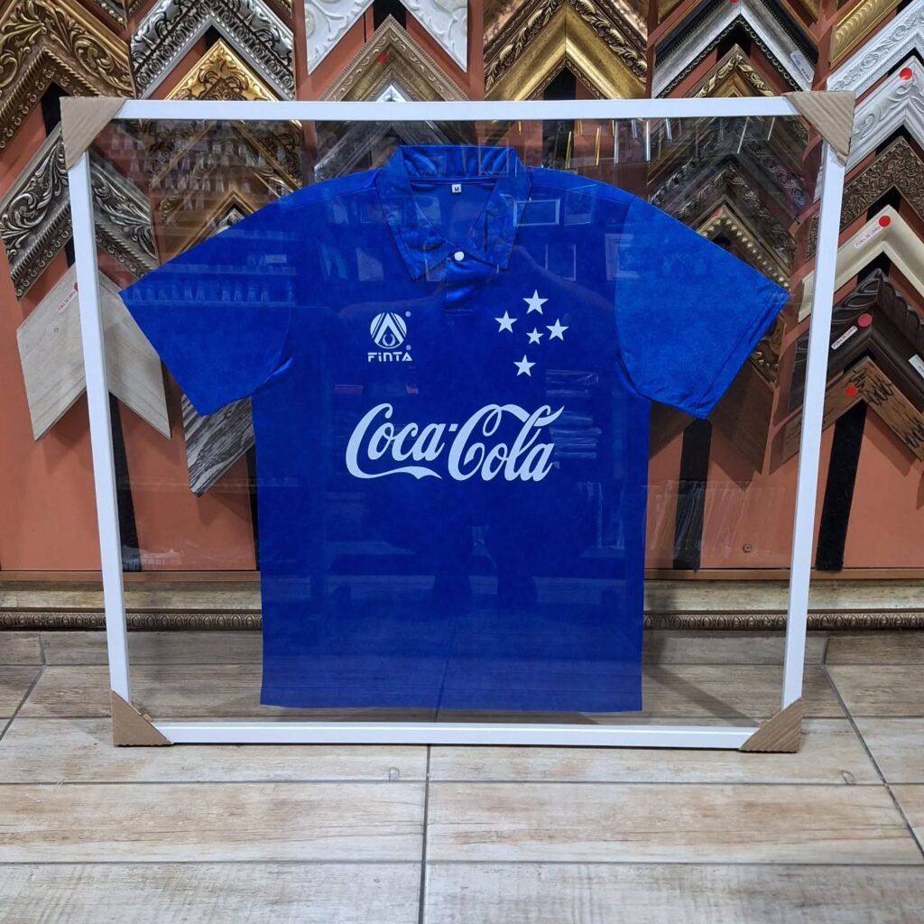 Instagram post from moldurascatanio. This post is in position 8.