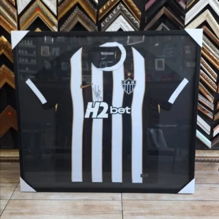 Instagram post from moldurascatanio. This post is in position 9.