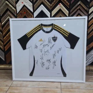 Instagram post from moldurascatanio. This post is in position 3.